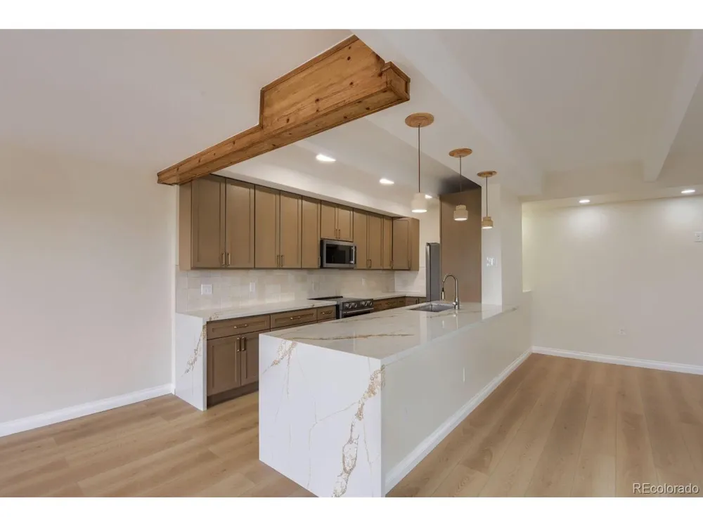 7877 E Mississippi Avenue #706 Denver, CO 80247