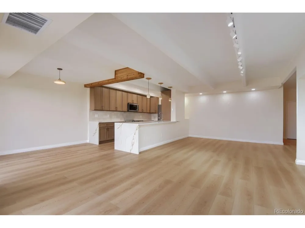 7877 E Mississippi Avenue #706 Denver, CO 80247