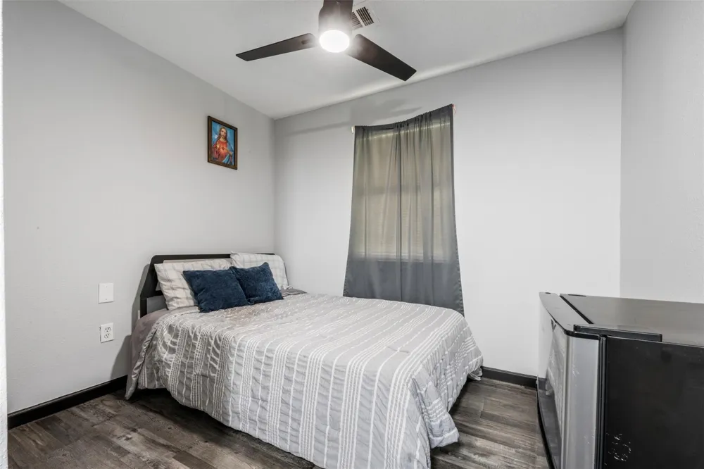 541 Trails End Drive Cleveland, TX 77328