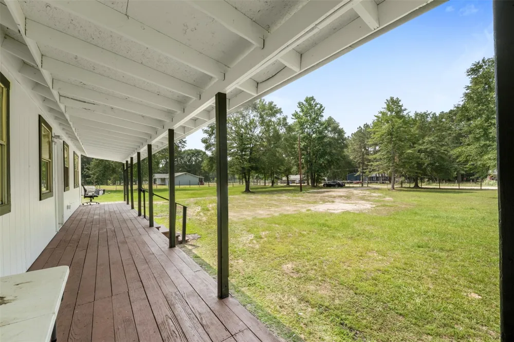 541 Trails End Drive Cleveland, TX 77328