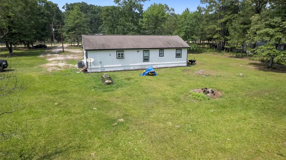 541 Trails End Drive Cleveland, TX 77328