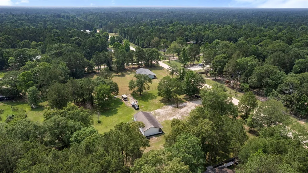 541 Trails End Drive Cleveland, TX 77328