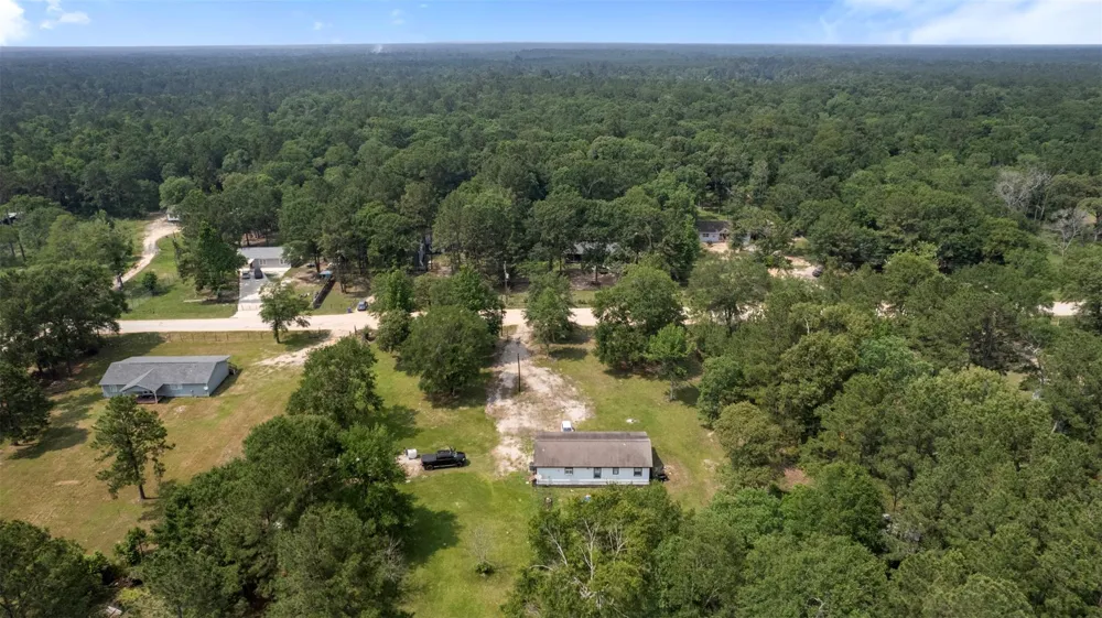 541 Trails End Drive Cleveland, TX 77328