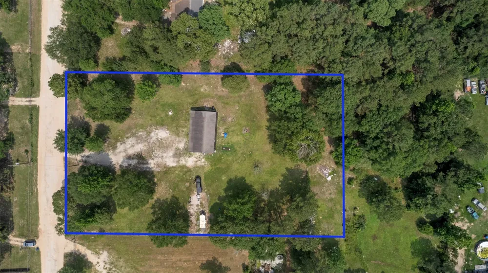 541 Trails End Drive Cleveland, TX 77328