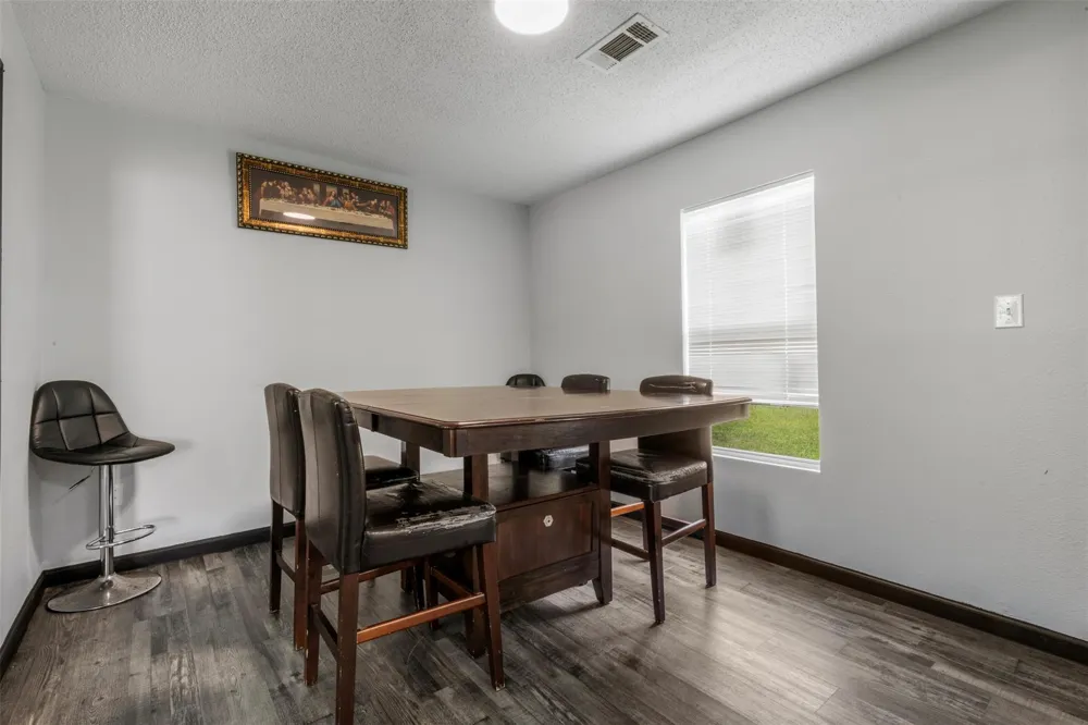 541 Trails End Drive Cleveland, TX 77328