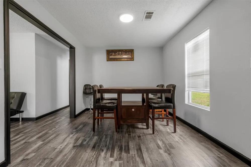 541 Trails End Drive Cleveland, TX 77328