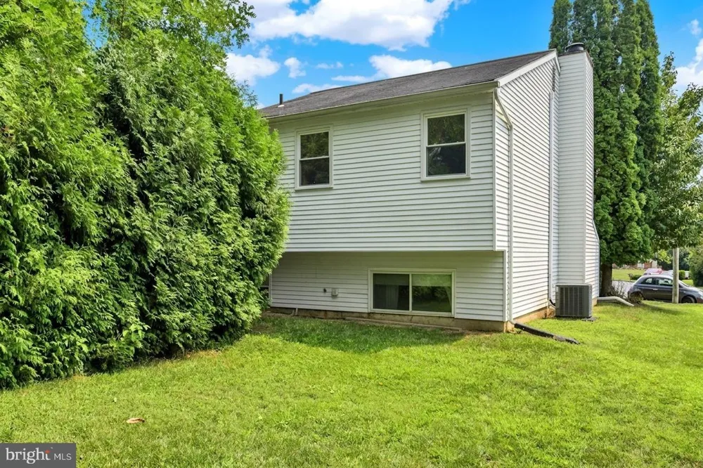 1504 WANDERING WAY Harrisburg, PA 17110