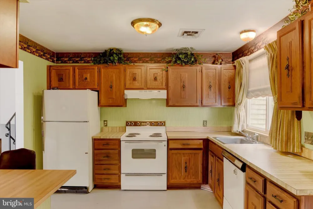 1504 WANDERING WAY Harrisburg, PA 17110