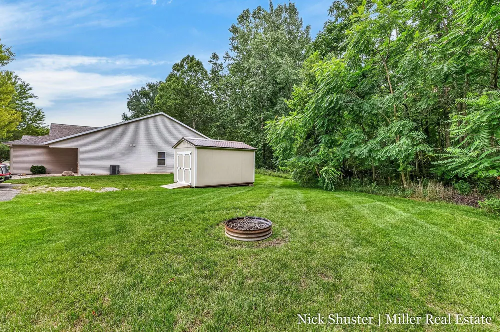 712 Riverwalk Street #11 Hastings, MI 49058