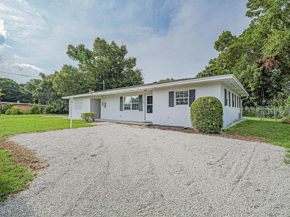 2075 37TH AVENUE #B Vero Beach, FL 32960
