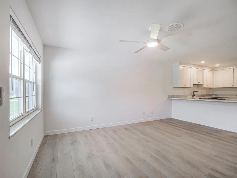 2075 37TH AVENUE #B Vero Beach, FL 32960