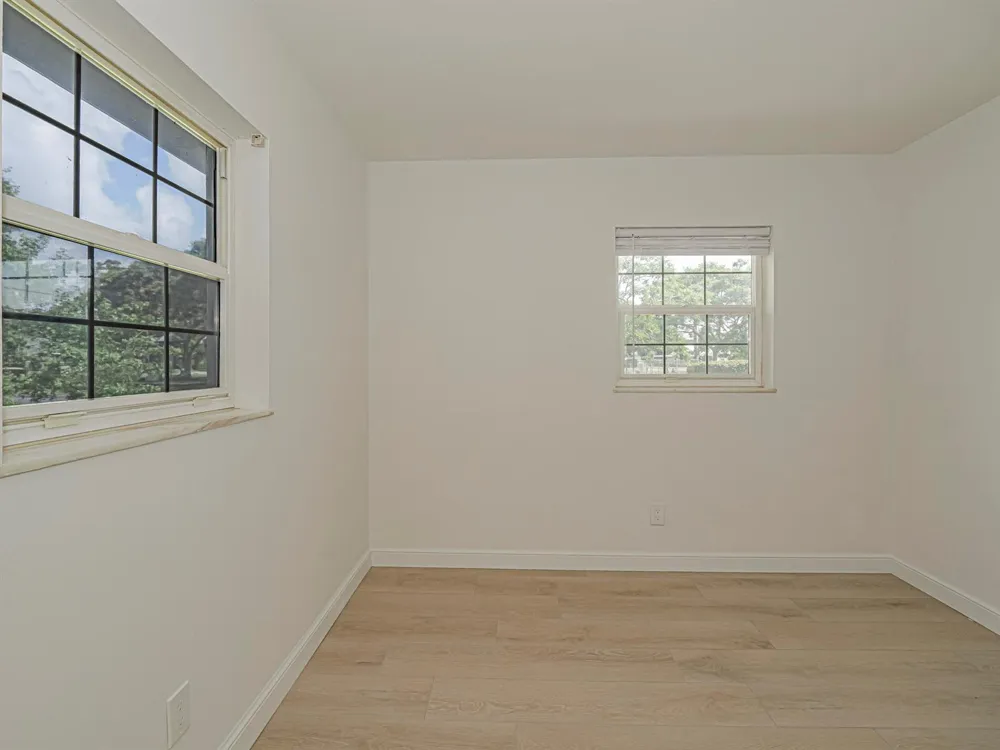 2075 37TH AVENUE #B Vero Beach, FL 32960