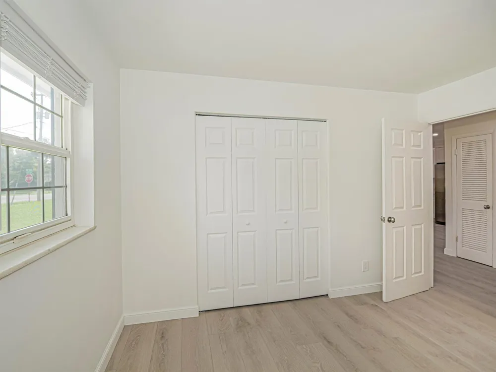 2075 37TH AVENUE #B Vero Beach, FL 32960