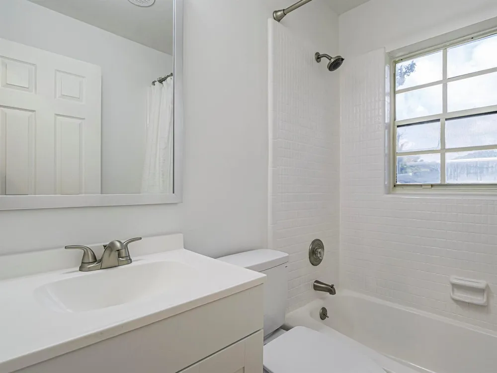 2075 37TH AVENUE #B Vero Beach, FL 32960