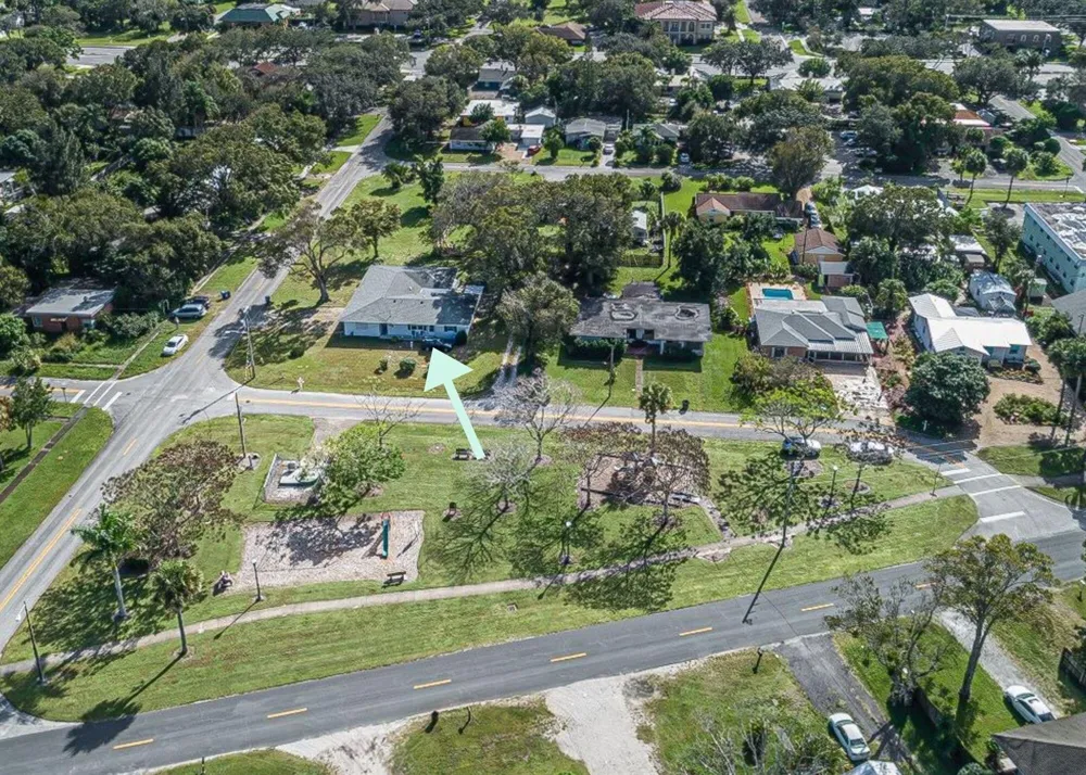 2075 37TH AVENUE #B Vero Beach, FL 32960