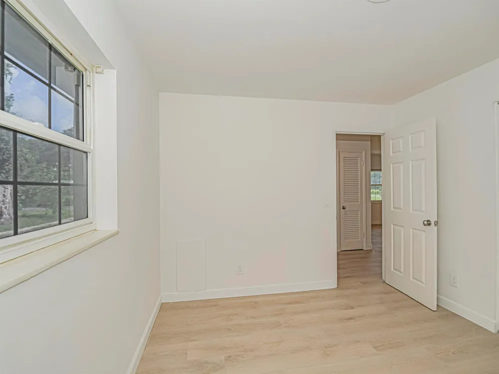 2075 37TH AVENUE #B Vero Beach, FL 32960