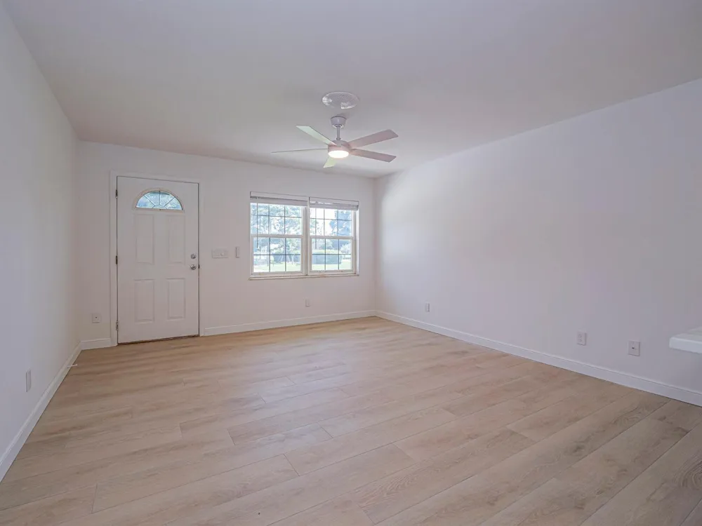 2075 37TH AVENUE #B Vero Beach, FL 32960