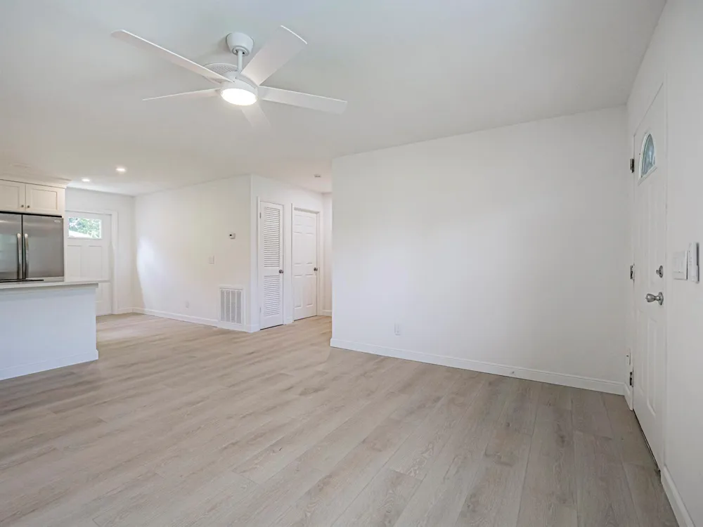 2075 37TH AVENUE #B Vero Beach, FL 32960