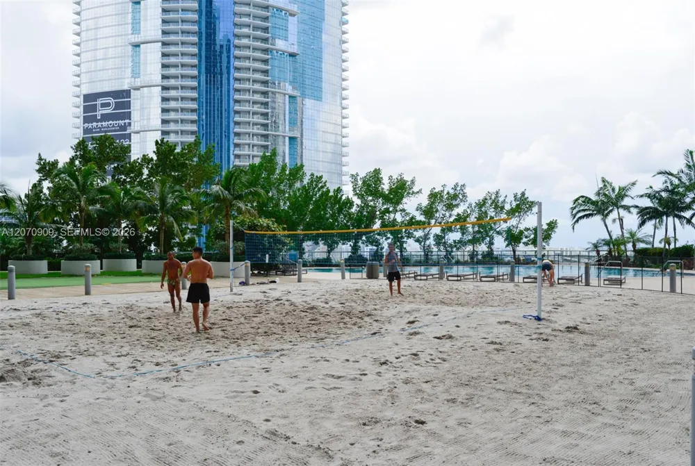 888 Biscayne Blvd #1509 Miami, FL 33132