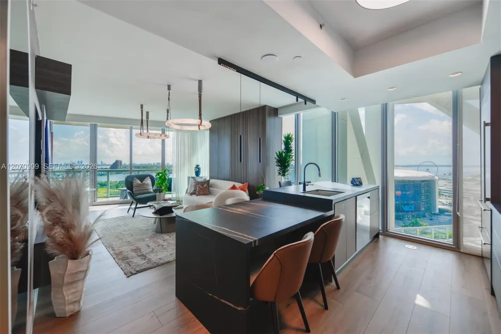888 Biscayne Blvd #1509 Miami, FL 33132