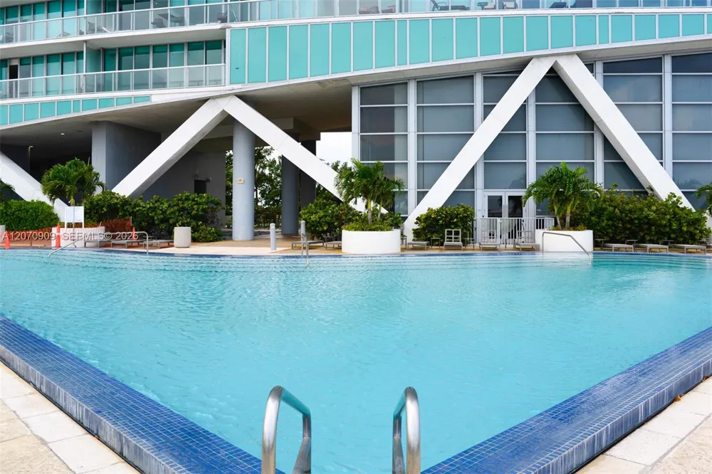 888 Biscayne Blvd #1509 Miami, FL 33132