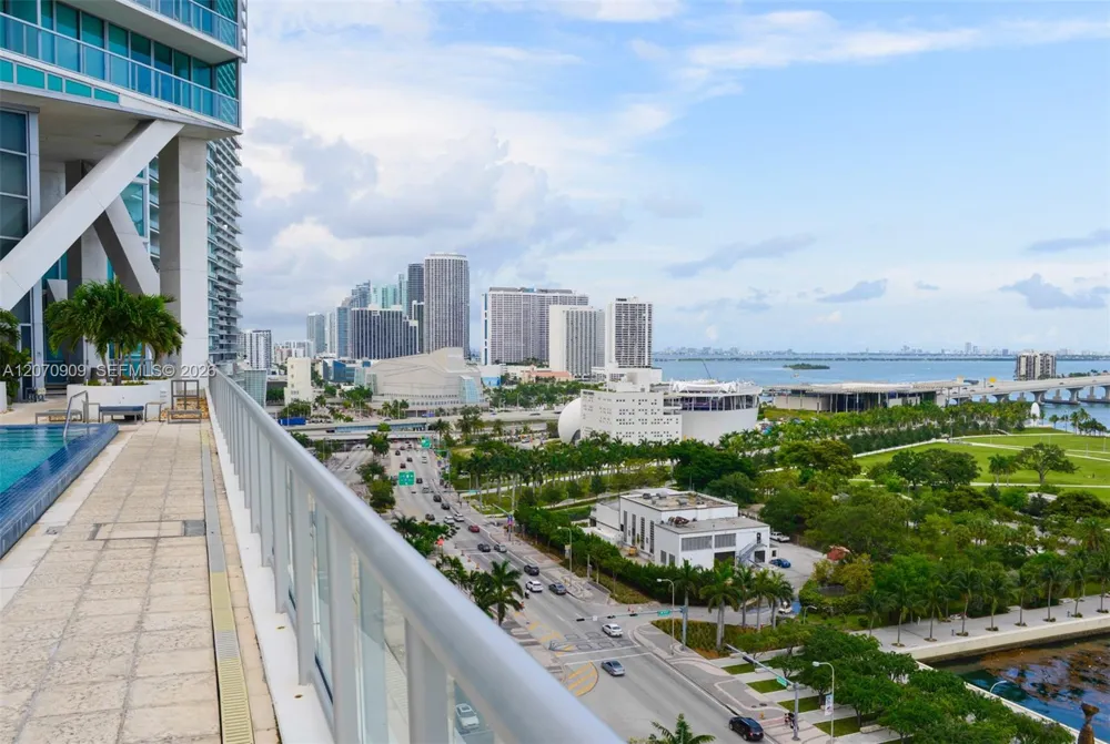 888 Biscayne Blvd #1509 Miami, FL 33132