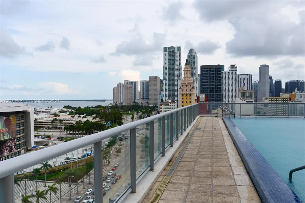 888 Biscayne Blvd #1509 Miami, FL 33132