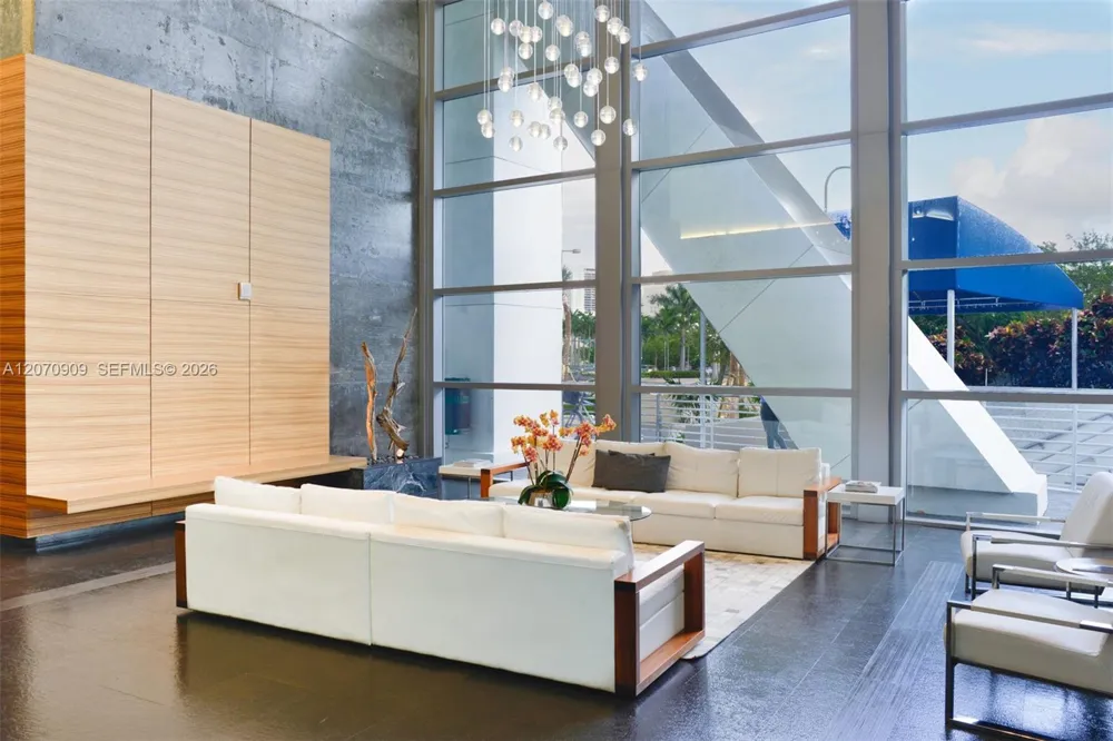 888 Biscayne Blvd #1509 Miami, FL 33132