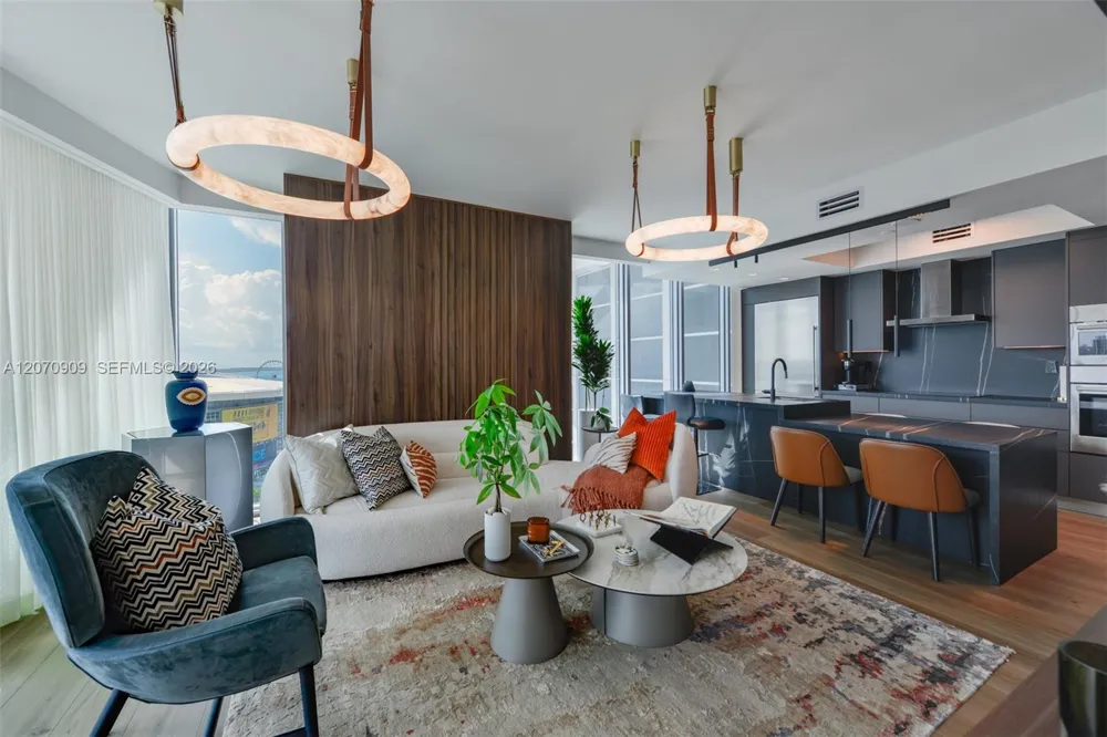 888 Biscayne Blvd #1509 Miami, FL 33132