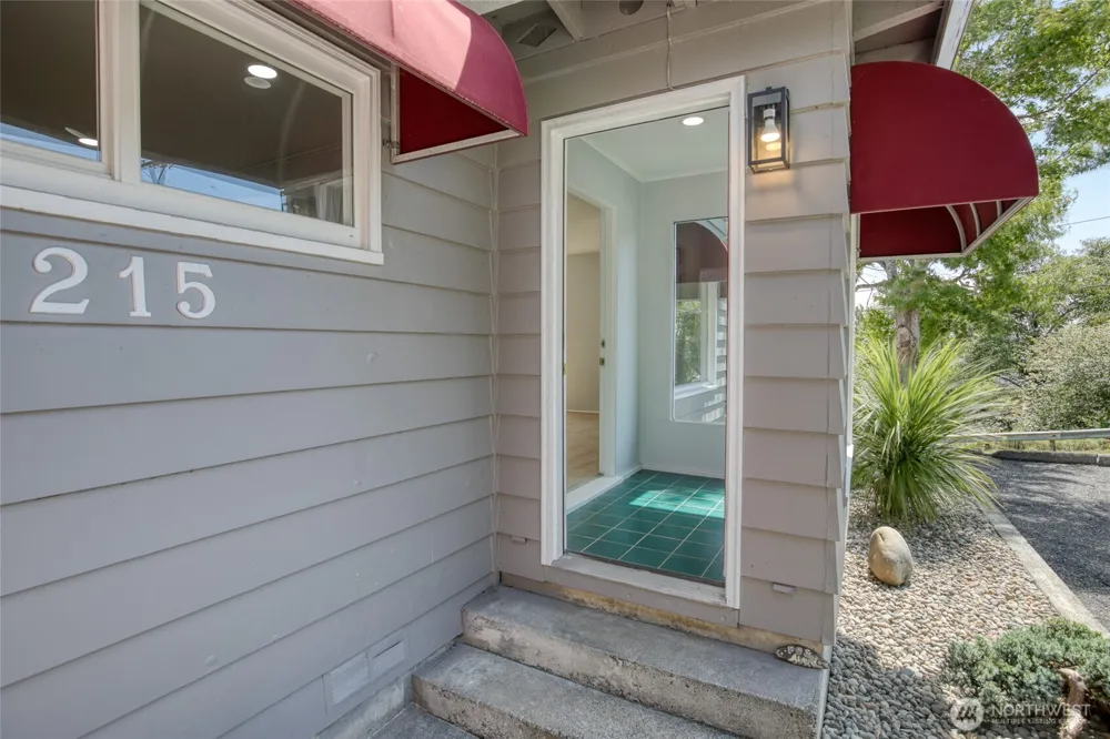 215 W Chenault Avenue Hoquiam, WA 98550