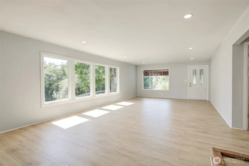 215 W Chenault Avenue Hoquiam, WA 98550
