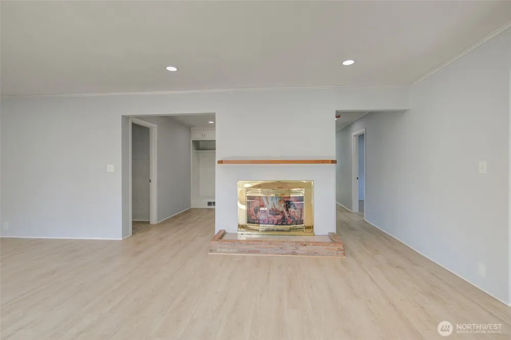 215 W Chenault Avenue Hoquiam, WA 98550