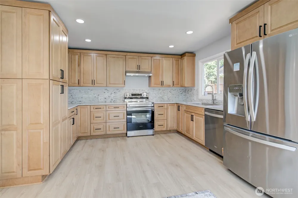 215 W Chenault Avenue Hoquiam, WA 98550