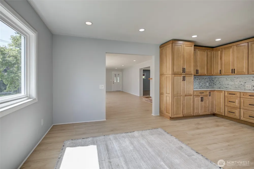 215 W Chenault Avenue Hoquiam, WA 98550