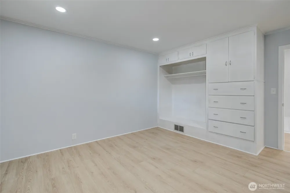 215 W Chenault Avenue Hoquiam, WA 98550