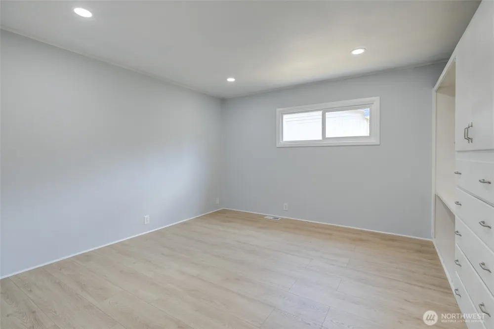 215 W Chenault Avenue Hoquiam, WA 98550