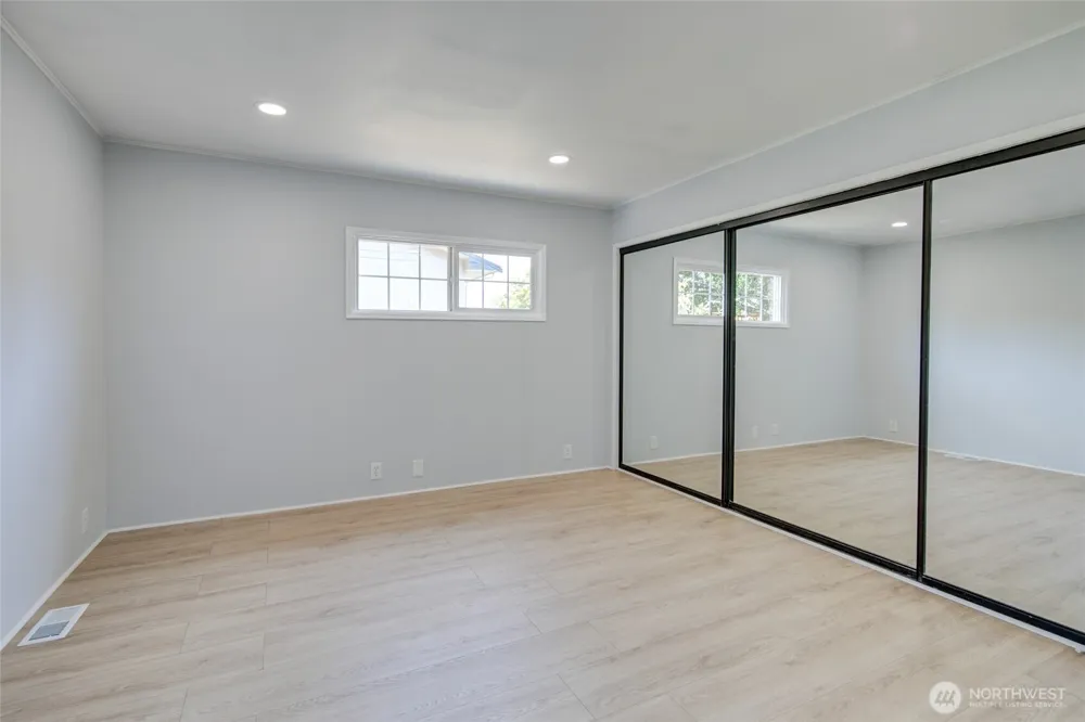 215 W Chenault Avenue Hoquiam, WA 98550