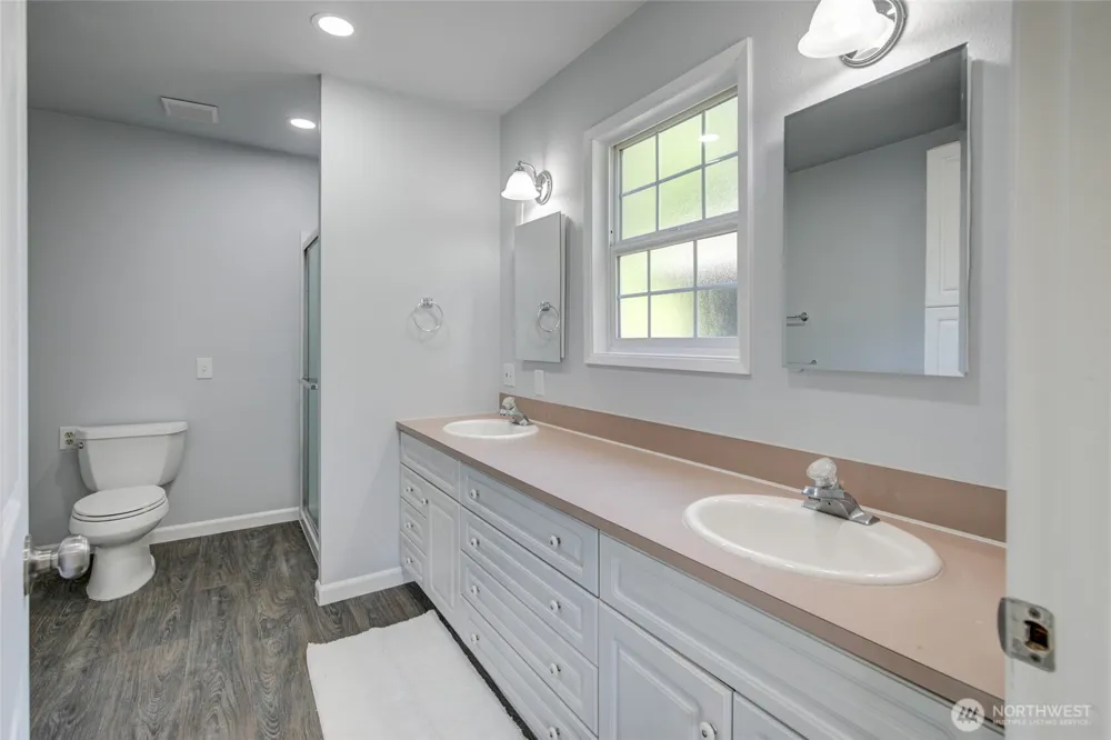 215 W Chenault Avenue Hoquiam, WA 98550
