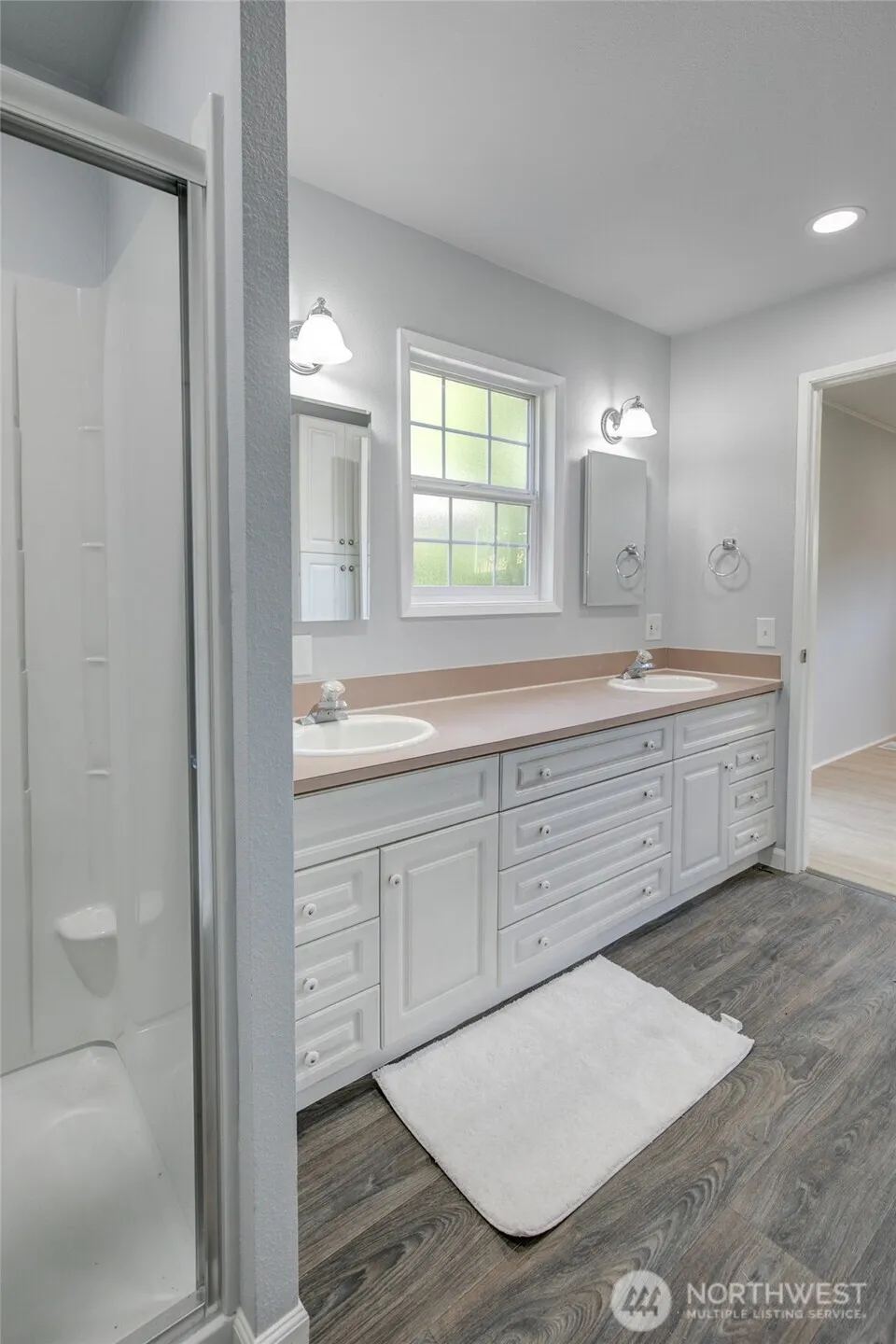 215 W Chenault Avenue Hoquiam, WA 98550