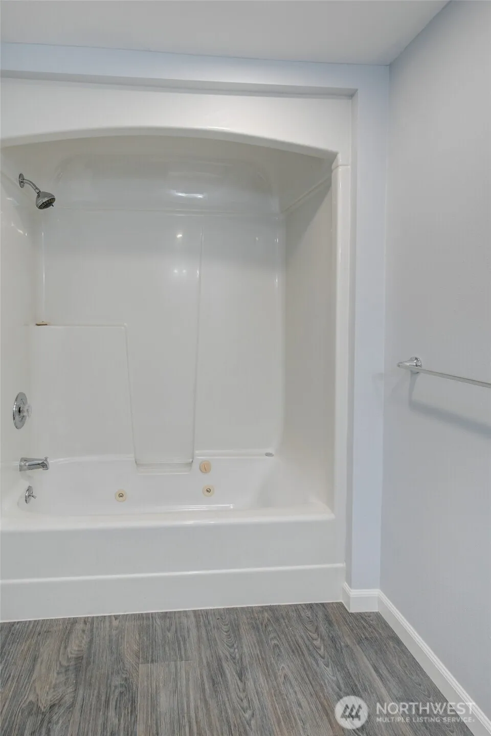 215 W Chenault Avenue Hoquiam, WA 98550