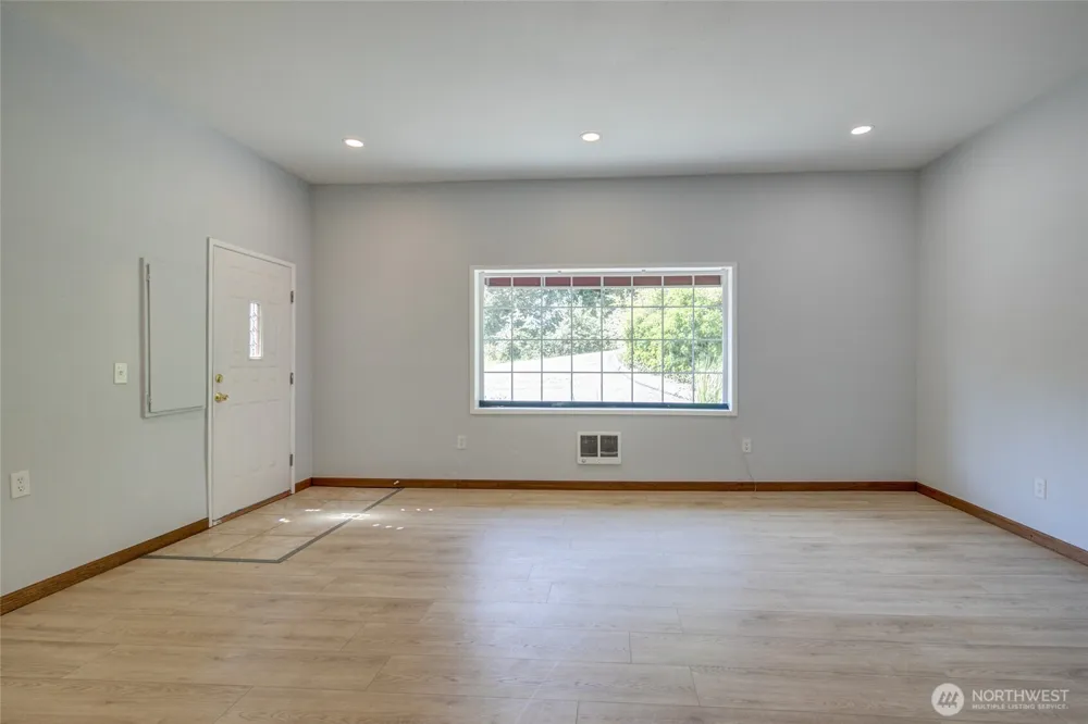 215 W Chenault Avenue Hoquiam, WA 98550
