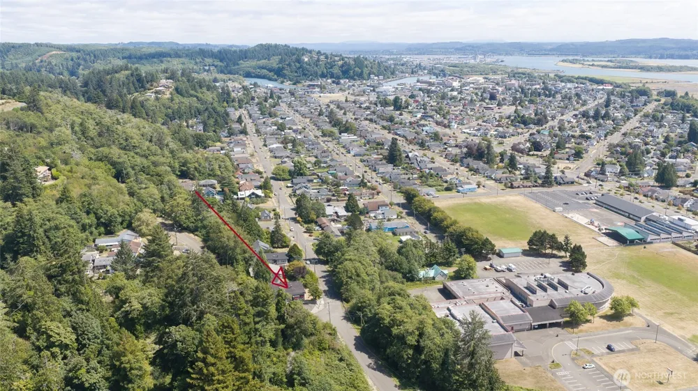 215 W Chenault Avenue Hoquiam, WA 98550