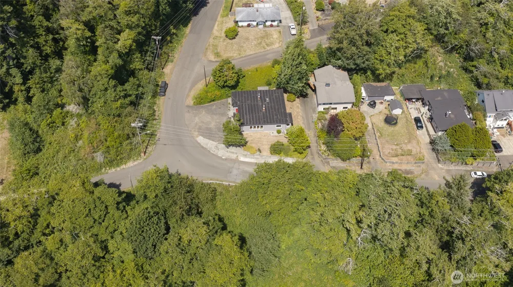 215 W Chenault Avenue Hoquiam, WA 98550