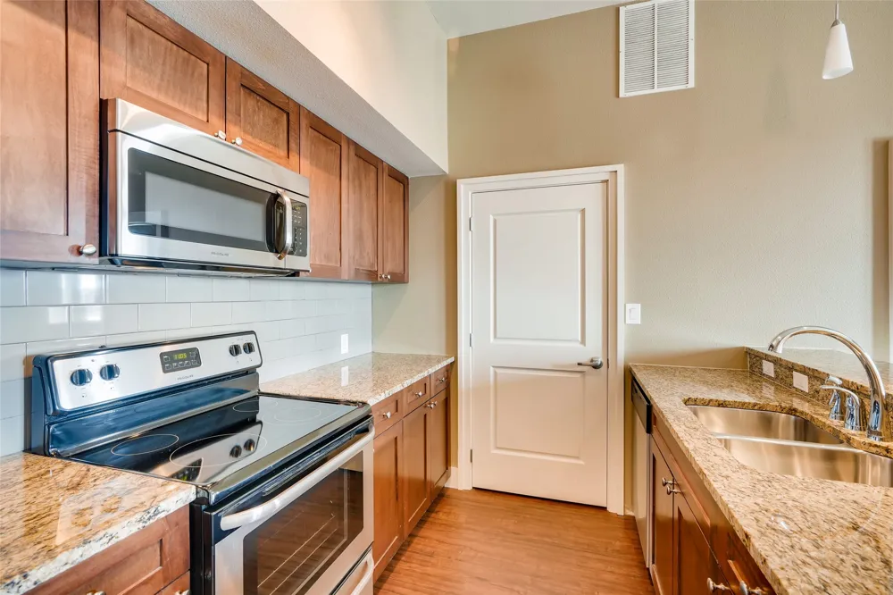 928 Travis Avenue #204 Fort Worth, TX 76104