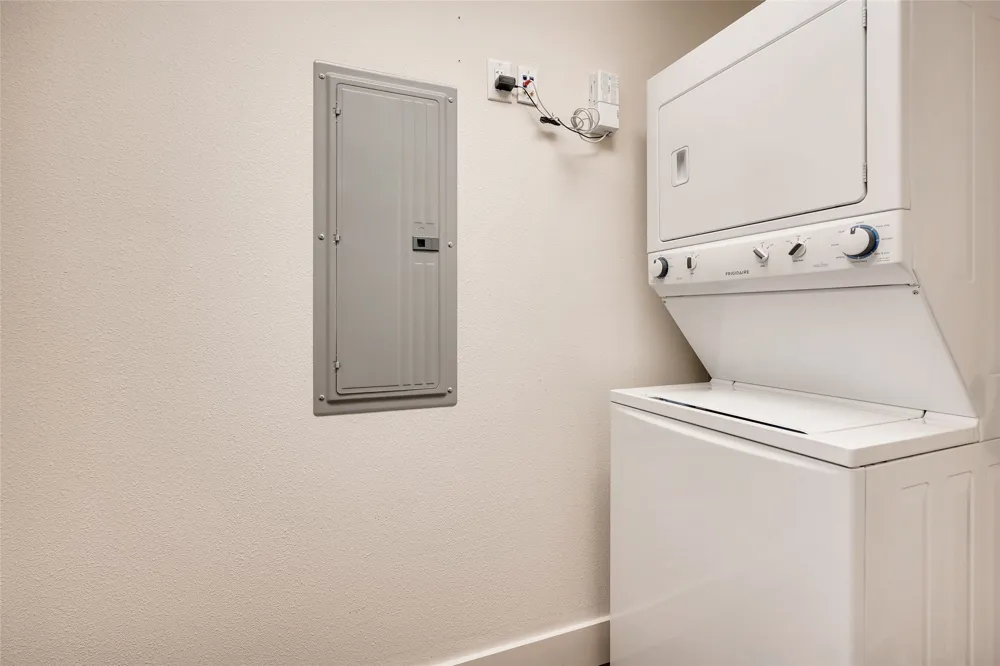 928 Travis Avenue #204 Fort Worth, TX 76104