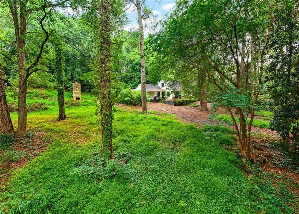 1909 Moores Mill Road NW Atlanta, GA 30318