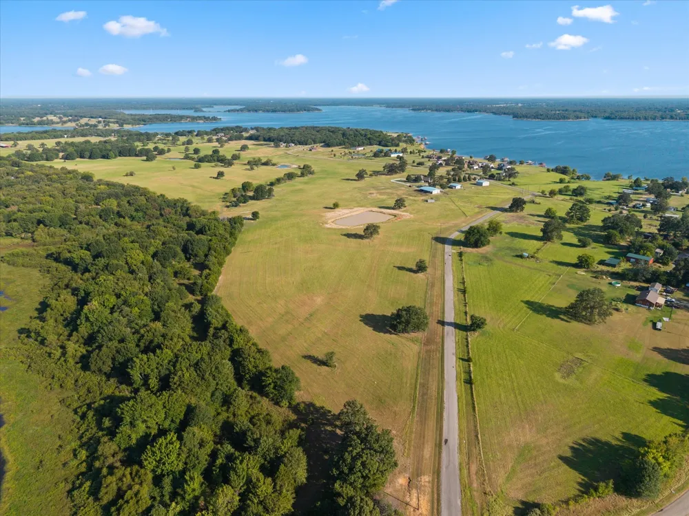 351 Rs County Road 3378 Emory, TX 75440