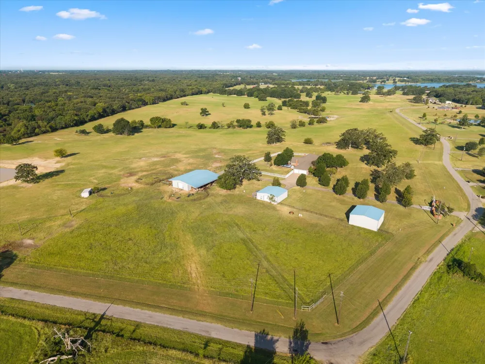 351 Rs County Road 3378 Emory, TX 75440