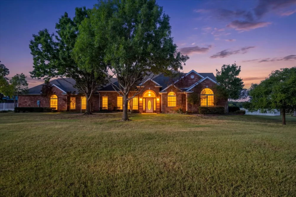 351 Rs County Road 3378 Emory, TX 75440