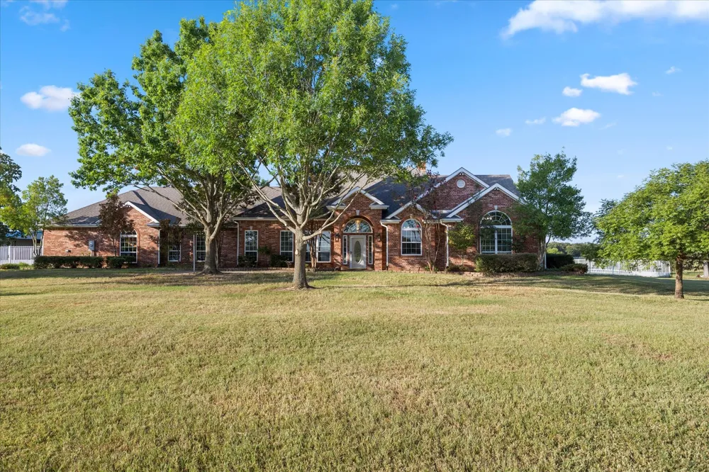 351 Rs County Road 3378 Emory, TX 75440